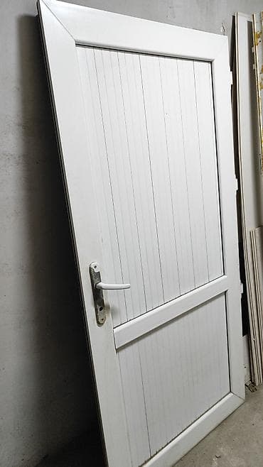 шкаф офисный стол: Белая межкомнатная/входная дверь с рамочной конструкцией и — 1