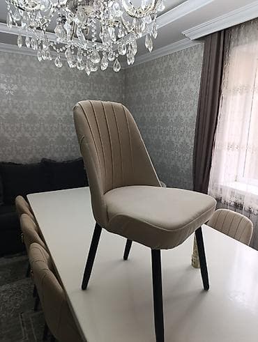 dinner table: Набор обеденных/гостевых стульев в современном стиле . отличного — 4