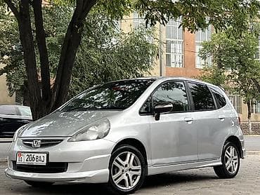Транспорт: Honda Fit: 2003 г., 1.3 л, Автомат, Бензин, Хэтчбэк — 2