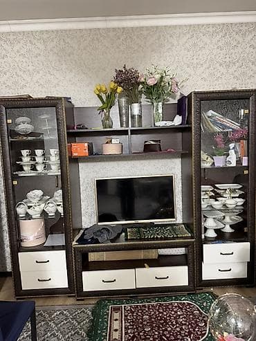 стенка горка для зала: Стенка-шкаф, Тип стенки-шкафа: Другой тип шкафа-стенки, Для зала, Особенности: Для хранения посуды — 1