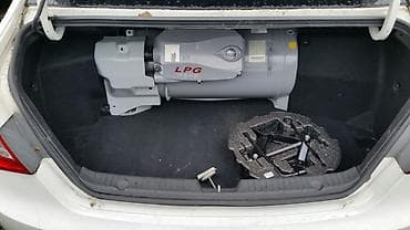 седан срочно продаю: Hyundai Sonata (седан) с установленны (LPG) — 3