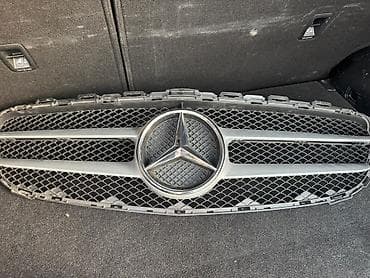 w205: Решетка радиатора Mercedes-Benz 2019 г., Б/у, Оригинал — 3