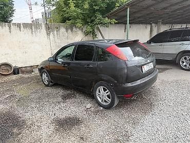 консоль камри: Ford Focus: 2004 г., Механика, Хэтчбэк — 3
