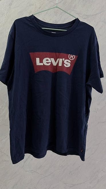 Куртки: Мужская футболка, XL, LeviS, Б/у, цвет - Синий — 1