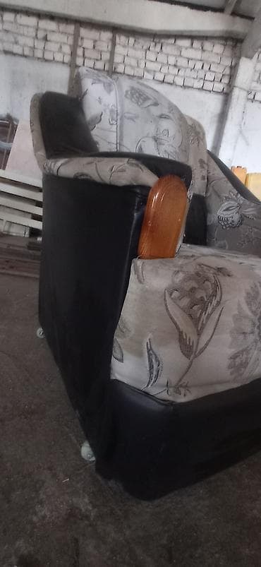 стулья бишкек: Кресло-диван в отличном состоянии г.Каракол. Также есть комплект — 3