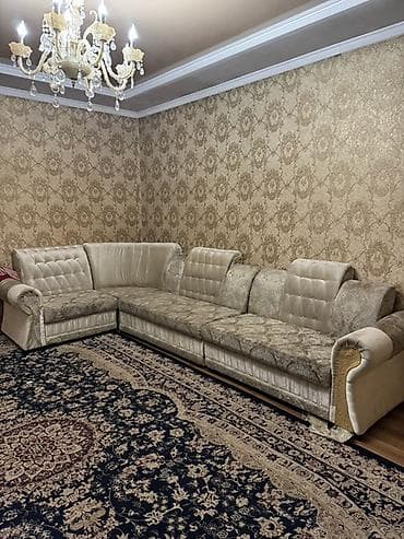 Угловой диван, C подушками