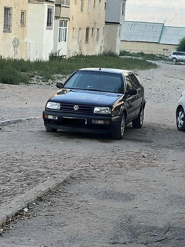 Унаа сатуу: Volkswagen Vento: 1993 г., Седан — 10