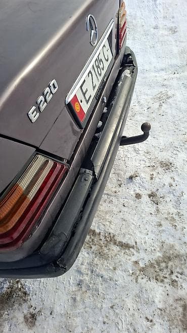 Mercedes-Benz W124: 1993 г., Седан — 9