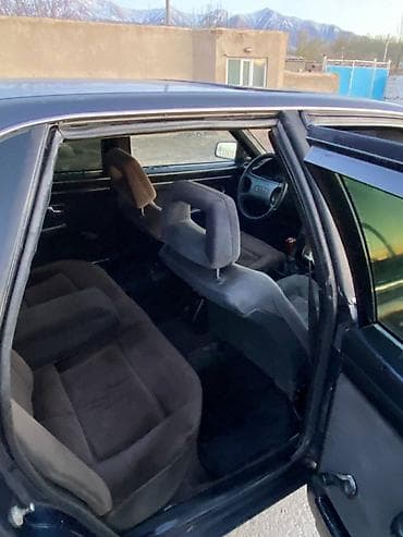 спочно продаю: Audi 100: 1987 г., Седан — 4