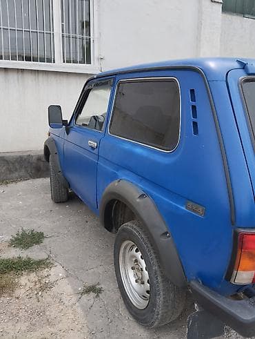 Унаа: ВАЗ (ЛАДА) 2121 (4x4): 2003 г., Кол менен иштөөчү, Бензин — 3