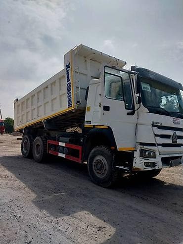 на лобовое: Грузовик, Howo, Дубль, Б/у — 1