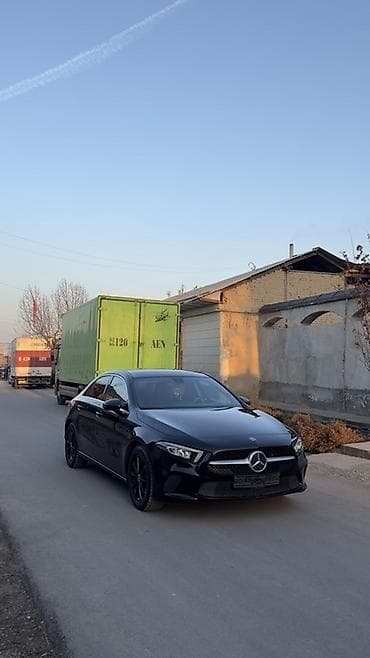 bmw 3 series: Mercedes-Benz A-Class: 2020 г., Седан — 3