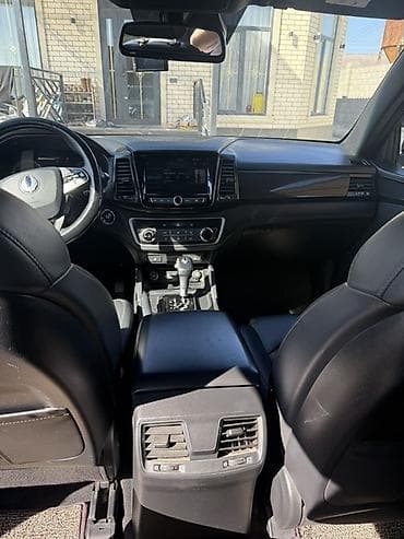 mercedes benz x class: Ssangyong Rexton Khan: 2020 г., Пикап — 5