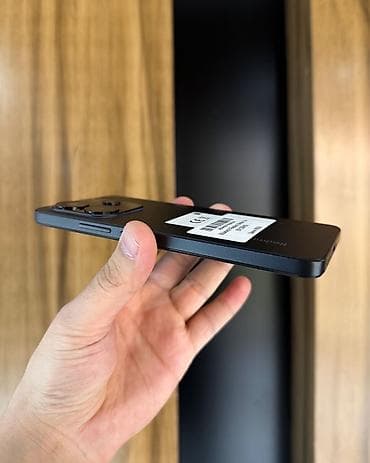 материал на чехол: Redmi, Redmi Note 14, Б/у, 128 ГБ, цвет - Черный, 2 SIM — 4