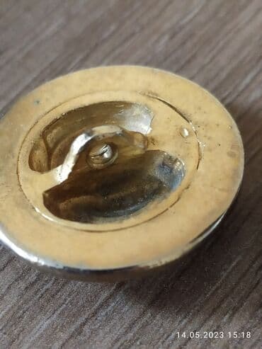 в единственнои экземпляре: Винтажные пуговицы 6 шт период 1980 г латунь — 1