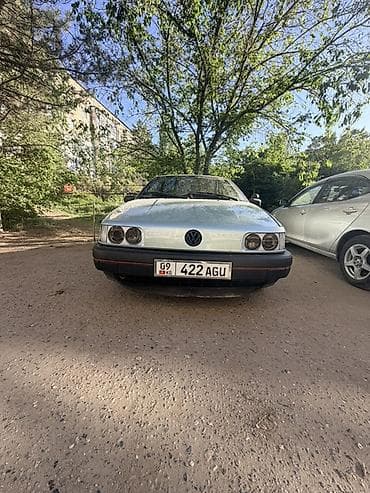 Volkswagen: Volkswagen Passat: 1990 г., Седан — 1
