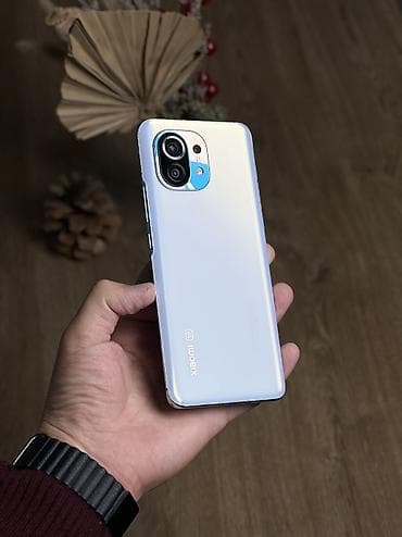 Xiaomi, Mi 11, Б/у, 256 ГБ, цвет - Голубой, 1 SIM, 2 SIM, eSIM