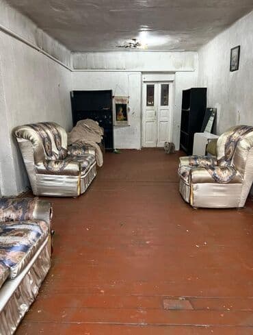 дом сдаётся: Сдаю дом 3 комнаты. Ниже Аламединского рынка 1,5 км, по ул.Гагарина — 2