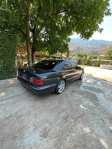 Mercedes-Benz E-Class: 2001 г., 3.2 л, Автомат, Седан — 3