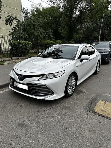 Toyota Camry: 2018 г., 2.5 л, Автомат, Гибрид, Седан — 1
