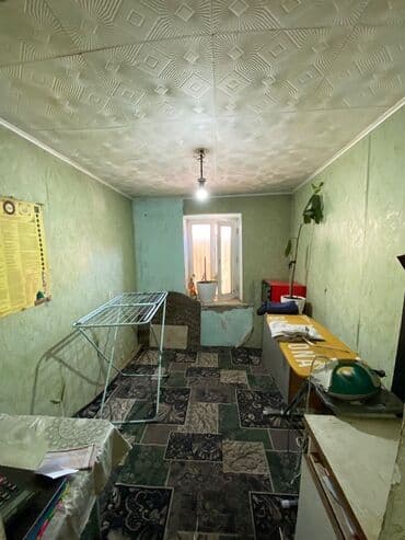 продаю пол дом район рабочий городок: Үйдүн жарымы, 55 кв. м, 4 бөлмө, Менчик ээси — 6