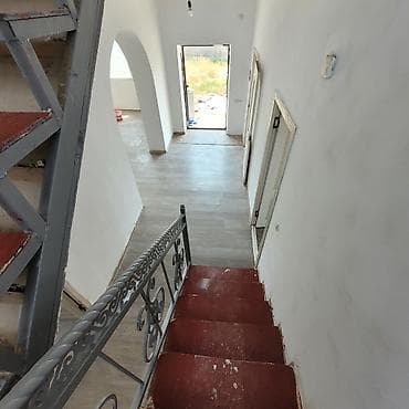 продаётся дом келечек бишкек: Просторный дом с двумя этажами и функциональной планировкой. - — 6