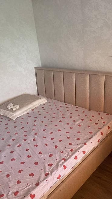 кровать машина 140 см: Двуспальная кровать, С мягким изголовьем, длина - 200 см — 1