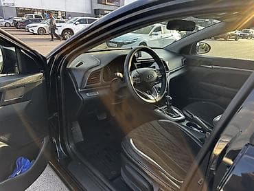 степ крышка багажника: Hyundai Elantra: 2018 г., Автомат, Бензин, Седан — 5