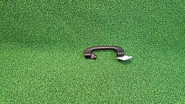 потолок е39: Ручка салона потолочная задн правая Е39 8 235 578 Год 2002 В — 1