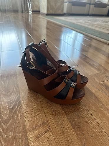 Туфли: Обувь женская б/у, состояние хорошее, за каждую пару — 1