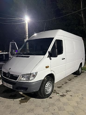 eafc 25: Легкий грузовик, Mercedes-Benz — 1