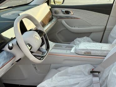 обмен на авто с доплатой: Roewe : 2024 г., 1.5 л, Автомат, Электромобиль, Кроссовер — 4