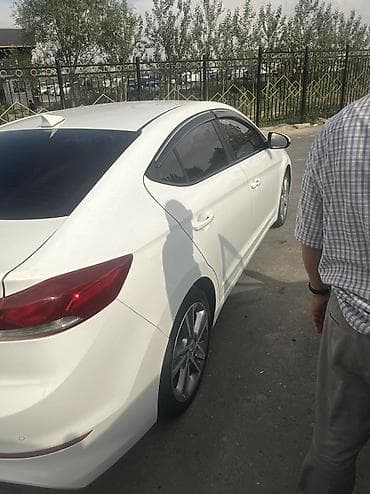 byd e7: Hyundai Avante: 2018 г. — 5