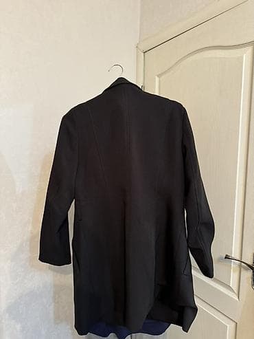 белый костюм мужской: Женский костюм: удлинённый жакет + блуза Цена: 500 сом за каждую — 7