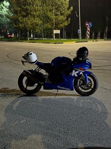 Мотоциклы: Спортбайк Suzuki, 750 куб. см, Бензин, Взрослый, Б/у — 2
