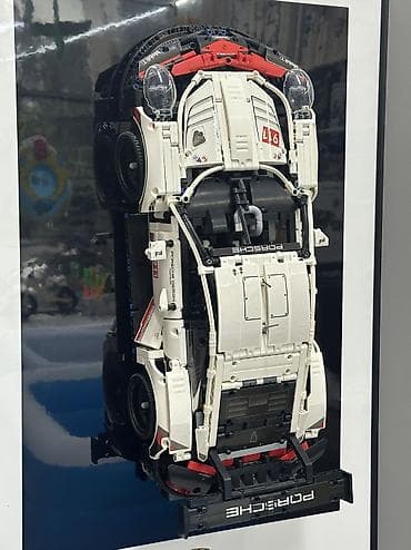 Конструктор LEGO Technic Porsche 911 RSR - Детализированная копия
