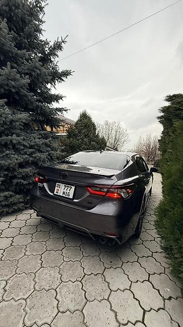 kia ray: Toyota Camry: 2021 г., Седан — 5