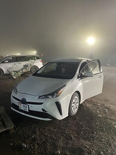 ct 200h: Toyota Prius: 2020 г., 1.8 л, Гибрид, Седан — 8