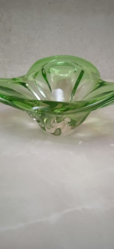стеклянные вазы для декора: Чешское стекло советских времён. Ваза, конфетница красивого зелёного — 4