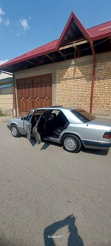 Транспорт: Mercedes-Benz W124: 1994 г., 2 л, Механика, Бензин, Седан — 5