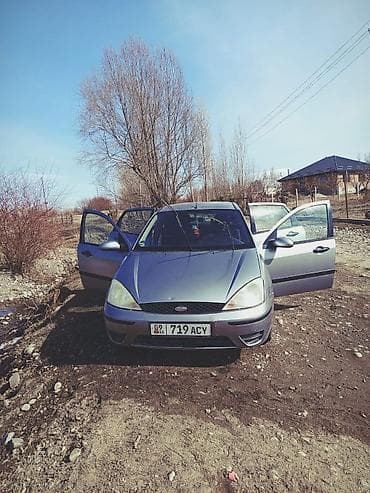 Унаа сатуу: Ford Focus: 2002 г., Кол менен иштөөчү, Бензин, Хетчбек — 1