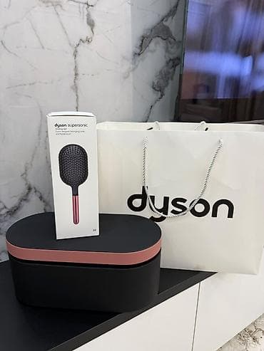 волосы парик: Мультистайлер Dyson, 210 °С and more, Круглая щетка — 1