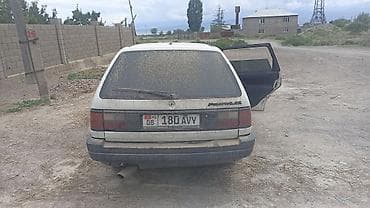 Унаа сатуу: Volkswagen Passat Variant: 1989 г., Кол менен иштөөчү, Универсал — 2