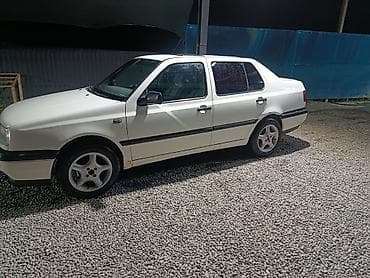 вента чехол: Volkswagen Vento: 1992 г., 1.8 л, Механика, Седан — 1