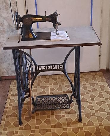 Продаю немецкую машинку Зингер. Это уже раритет но может кто то