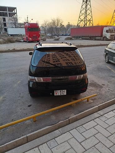 гранд хайландер: Toyota Gaia: 2000 г., Минивэн — 4