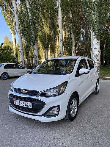 Транспорт: Chevrolet Spark: 2019 г., 1 л, Автомат, Бензин, Хэтчбэк — 1