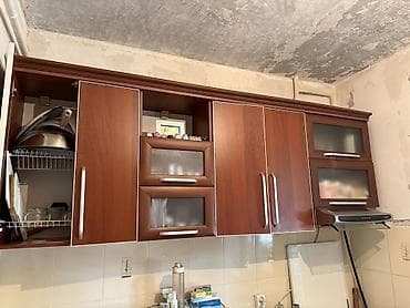 dinner table: Кухонный гарнитур с фасадами под тёмное дерево Состав и размеры: - — 2
