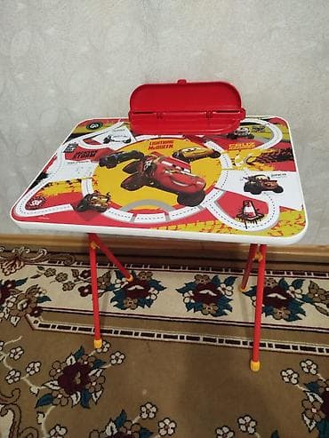Мебель: 🛏️ Продаю детскую кроватку 140×65 с матрасом — 1000 сом. 🎁 В подарок — 5