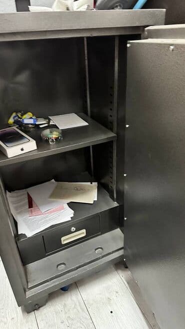сейф для документов: Сейф офисный Корпус в хорошем состоянии, требует ремонта: замок, не — 3